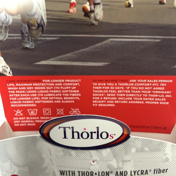 NEW Thorlos 4 PAIRS - 84N Runner Socks - Picture 8 of 9